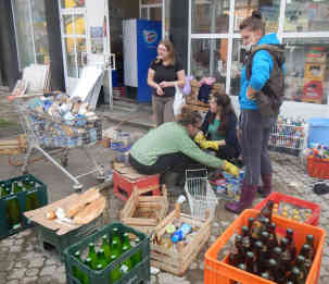 Aufräumen nach der Flut im Ort Olovo bei Sarajevo. Foto: BR I Eldina Jasarevic