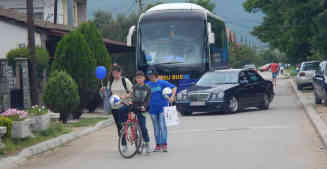 Der EU-Bus in Josifovo nahe der griechischen Grenze. Foto: BR | Schaban Bajrami.