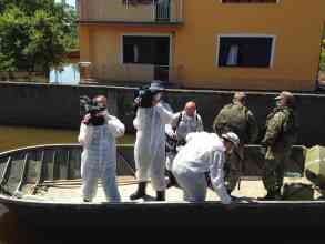 Nur mit Sondergenehmigung und in Begleitung der Armee dürfen Kamerateams in Gunja filmen. Foto: BR | Gordan Godec