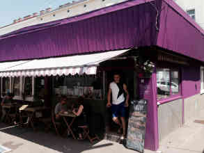 Kein gewöhnliches Lokal: Das Purple Eat am Meidlinger Markt in Wien. Foto: BR | Srdjan Govedarica