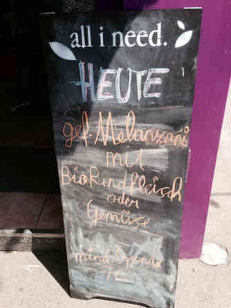 Das Tagesmenü mit Dessert kostet 7 Euro. Wer möchte, kann auch mehr bezahlen. Foto: BR | Srdjan Govedarica