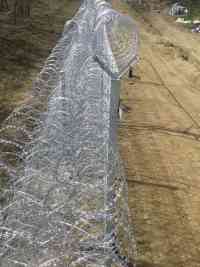 Stracheldrahtzaun dicke