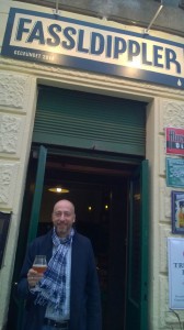 Eberhard Nembach auf Erkundungsreise durch die Craft-Bier Szene in Wien. Foto - BR | Eberhard Nembach