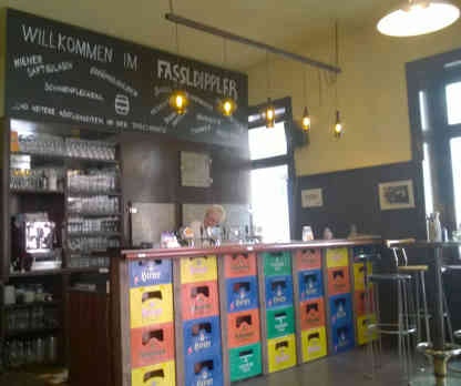 "So mancher Kratzer blieb unangetastet"- Der Charme des alten Beisls soll auch nach der Neueröffnung erhalten bleiben. Foto - BR|Eberhard Nembach