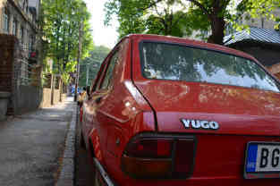 Belgrad: Auf den Straßen sieht man immer noch viele fahrtüchtige Yugos aus kommunistischen Zeiten. - Foto: BR | Isabella Purkart