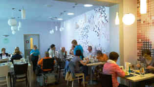 Ungarn - Szekszard: Das Restaurant ist Mittags gut besucht und wurde dieses Jahr auf 80 Sitzplätze erweitert - Foto: BR | Attila Poth