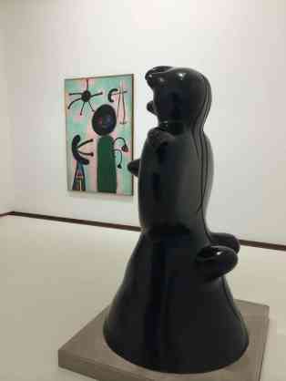 Gemaelde, Papierarbeiten und Objekte