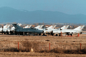 Das Foto zeigt eine MIG 21 im Jahr 1999. Theoretisch, könnte sie immer noch im Einsatz sein - Foto: picture-alliance/dpa