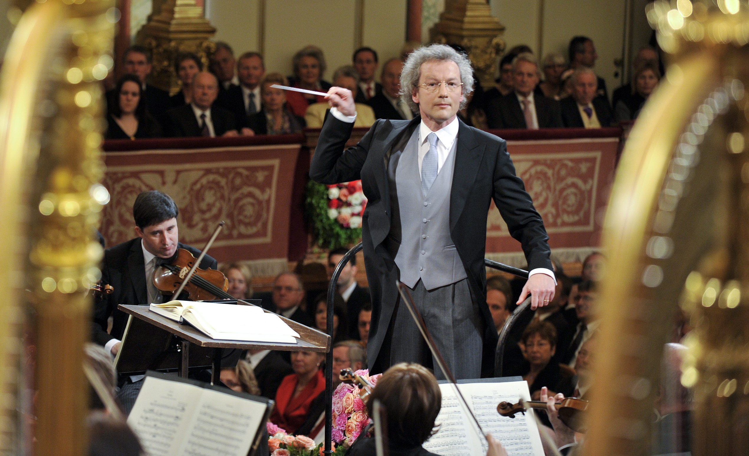 Wien: Franz Welser-Möst dirigierte das Neujahrskonzert der Wiener Philharmoniker 2011 - Foto: picture alliance / dpa