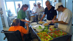 Ungarn - Szekszard: Vorbereitungen in der Küche für das Mittagsgeschäft - Foto: BR | Attila Poth