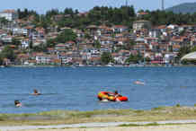 Mazedonien - Ohrid: Blick auf den See, der mit seinen Stränden zum Baden einlädt - Foto: BR | Lyubisha Nikolovski