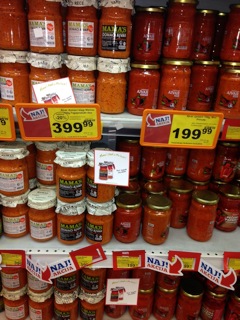 Im Herbst erst hergestellt und im Januar schon vergriffen: "Hausgemachter Ajvar aus Leskovac". Foto - BR|Zoran Ikonic