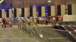 Wien: Das neue Einkaufszentrum - die "BahnhofCity" - mit 90 Geschäften. Foto: BR | Karin Straka