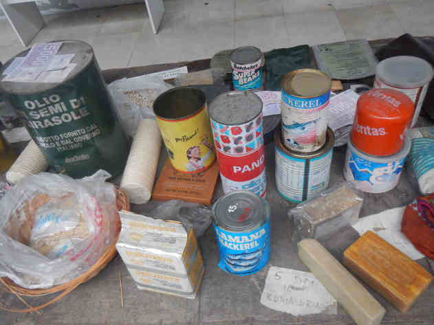 Zwischen Hilfe und Sinnlosigkeit. Hilfsgüter des UNHCR. Foto - BR|Eldina Jasarevic