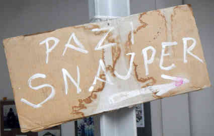 Achtung Sniper. Schilder wie dieses, waren trauriger Alltag in Sarajevo. Foto - BR|Eldina Jasarevic