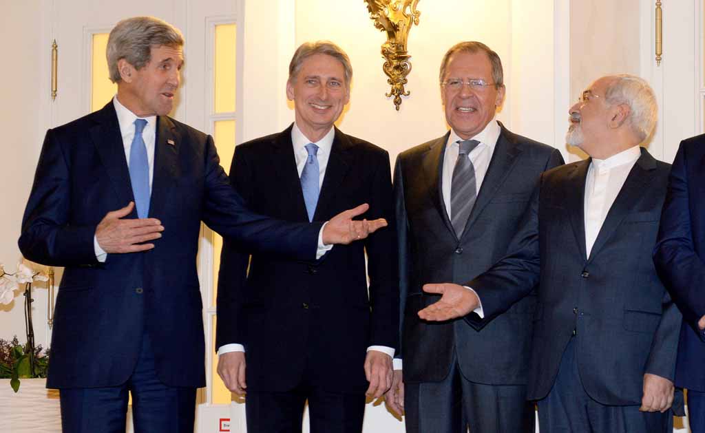 Der vorerste letzte offizielle Tag für die Irangespräche im Palais Coburg. (v. li. John Kerry, Amerikanischer Außenminister; Philip Hammond, Britischer Außenminister; Sergei Lavrov, Russischer Außenminister; Mohammad Javad Zarif; Iranischer Außenminister) Foto: dpa/picture alliance