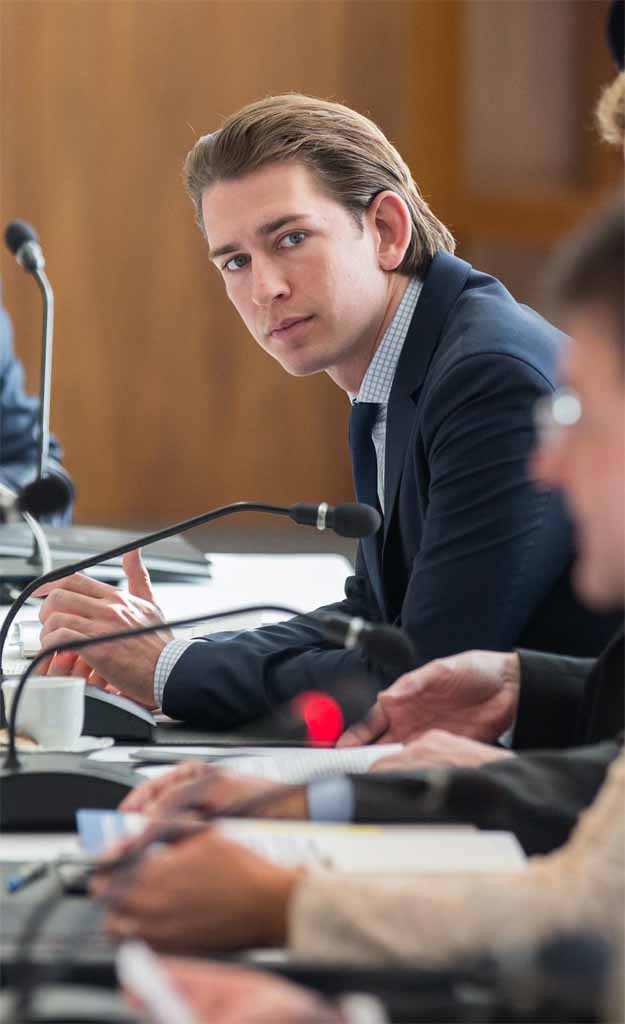 #stolzdrauf - Worauf ist wohl Sebastian Kurz stolz? Foto: dpa/picture alliance