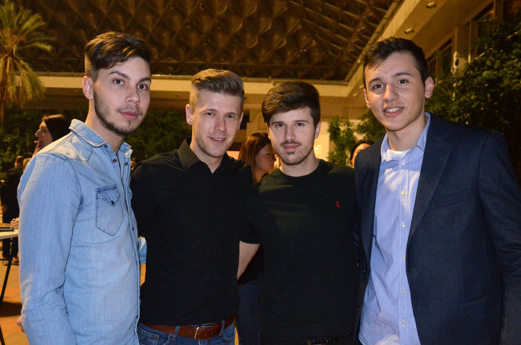 Vösendorf: Meldin, Mirhet, Mirel und Fuad (v.l.n.r.) vor Konzertbeginn - Foto: BR | Isabella Purkart