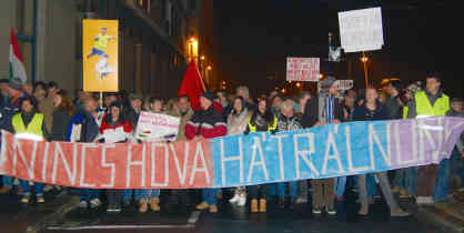Die Bürger fordern mehr Demokratie und protestieren gegen die aus ihrer Sicht korrupte Politik. BR|Stephan Ozsvath
