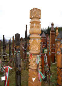 Grabstelen der Szekler auf dem "Sattelkamm" in Siebenbürgen - Foto: BR | Stephan Ozsváth