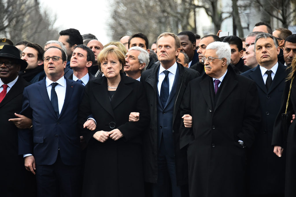 In Paris marschierte der ungarische Premier Viktor Orban (re.) noch in der zweiten Reihe mit: Gegen Terror und für Pressefreiheit. - Foto: picture alliance | dpa