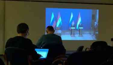 Berichterstattung aus dem Nebenzimmer