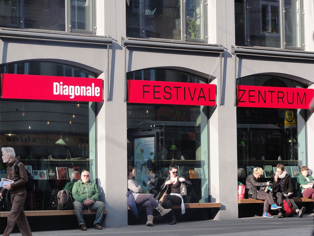 Es lohnt sich im Kino nach österreichischen Filmen Ausschau zu halten. Oder man fährt nächstes Jahr im März nach Graz, und schaut sich das Treiben aus der Nähe an. Foto: BR | Christine Dériaz