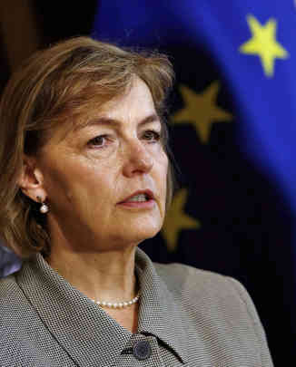 Vesna Pusic führte Kroatien durch die langen und mühseligen Verhandlungen in die EU. Aber auf dem großen internationalen Parkett tritt sie erst seit drei Jahren als Außenministerin auf. Foto: picture alliance | dpa