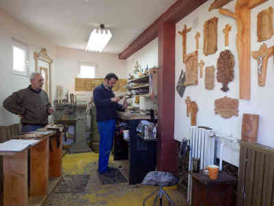 In dieser kleinen Tischlerei entsteht der "Papst-Stuhl". Foto: BR | Eldina Jasarevic