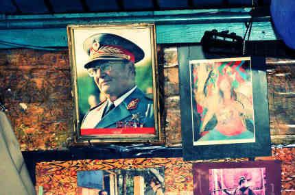 Auch Tito hat seinen Platz auf dem Gelände der ehemaligen Jugoslawischen Volksarmee. Foto: BR | Isabella Purkart