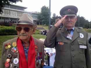 und diese zwei Herren aus Mazedonien. Zoran Ikonic