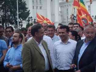 Opposition Führer Zoran Zaev verlangt den Rücktritt der Regierung und vorgezogene Neuwahlen