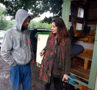 BG Popova Obdachlos Bojan Kondow Mia Agowa 01 150618