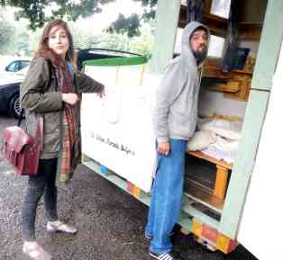 BG Popova Obdachlos Bojan Kondow Mia Agowa 02 150618