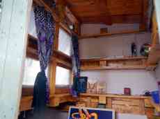 BG Popova Obdachlos Mobiles Haus 01 150618