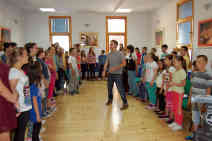 Für Isma Poric bringt die Musik die verschiedenen Ethnien zusammen. Foto: BR | Stephan Ozsvath