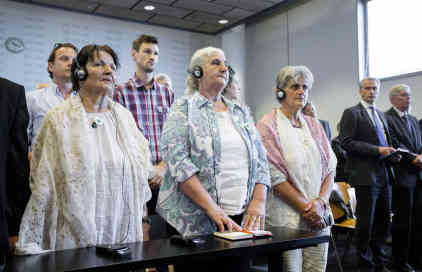 Die "Mütter von Srebrenica" als Klägerinnen vor Gericht in Den Haag. Foto: picture-alliance/dpa