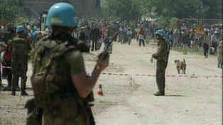 Das Industriegelände von Potocari mit UN-Blauhelmen 1995.