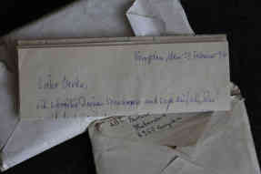 Kriegserinnerungen: Diese Briefe schrieb Mahir aus Kempten an seine Eltern. Foto: BR | Alex Goldgraber