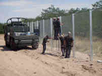 Etwa 175 Kilometer lang soll der Zaun werden. Foto: BR | Attila Poth