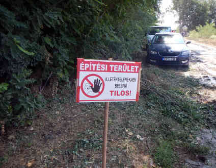 Baustelle: Nicht betreten! Ungarn beginnt den neuen Eisernen Vorhang zu bauen. Foto: BR | Attila Poth