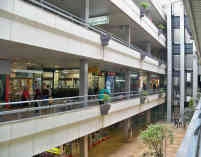 Shops, Boutiquen und Cafes im "GTZ". Foto: BR | Lyubisha Nikolovski