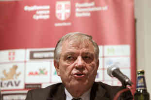 Tomislav Karadzic ist seit knapp zwei Jahrzehnten in verschiedenen Positionen im serbischen Verband tätig. Für viele Fans, aber auch Beobachter gilt er als Sinnbild für die Tatenlosigkeit im Verband. Foto: picture-alliance/dpa