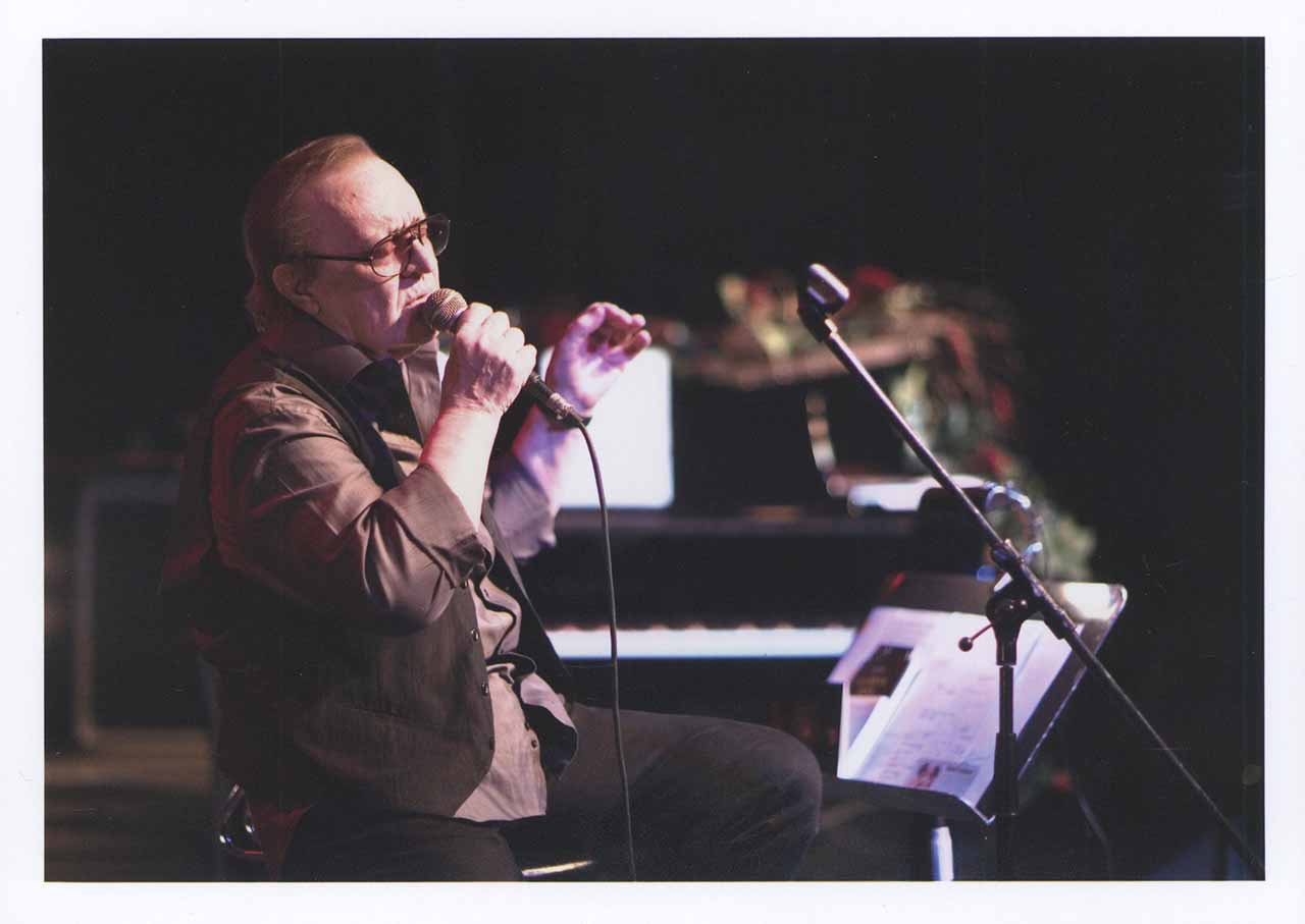 Der Kroate Arsen Dedic war die Ikone des Chansons im ehemaligen Jugoslawien und war bis heute in allen Folgestaaten ein geschätzter Poet und Künstler. Foto: Archiv Croatia Records