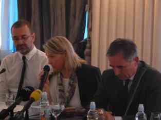 Vesna Terselic (m.) - Leiterin der NGO Documenta. Foto: Stjepan Milcic