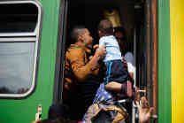 Der Zug stoppte jedoch in Biscke, in der Nähe eines Flüchtlingslagers. Foto: picture-alliance/dpa