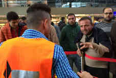 Manchmal sind die Menschen auch aufgebracht … Foto: BR | Alexander Brutscher