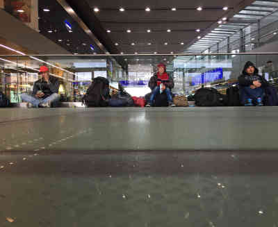 Wien Hauptbahnhof. Fast täglich kommen hunderte Flüchtlinge hier an, um mit dem Zug weiter nach Deutschland zu fahren. Foto: BR | Alexander Brutscher