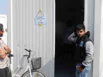 Ein Ärzteteam kümmert sich um die Flüchtlinge. Trotz der anstrengenden Flucht Richtung Westen, ist ihr Gesundheitszustand (noch) relativ gut. Foto: BR | Dejan Stefanovic