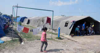 Nur wenige Flüchtlinge bleiben länger als 24 Stunden lang in Kanjiza. Die meisten machen sich nach kurzer Pause bereits wieder auf den Weg Richtung serbisch-ungarischer Grenze. Foto: BR | Dejan Stefanovic